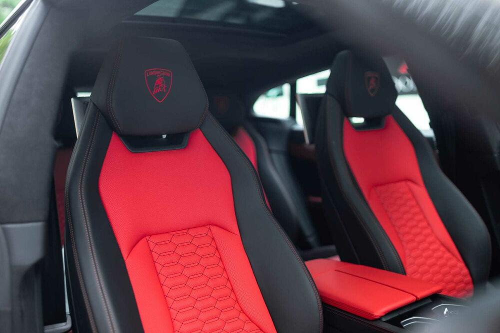 Lamborghini Urus rental Miami