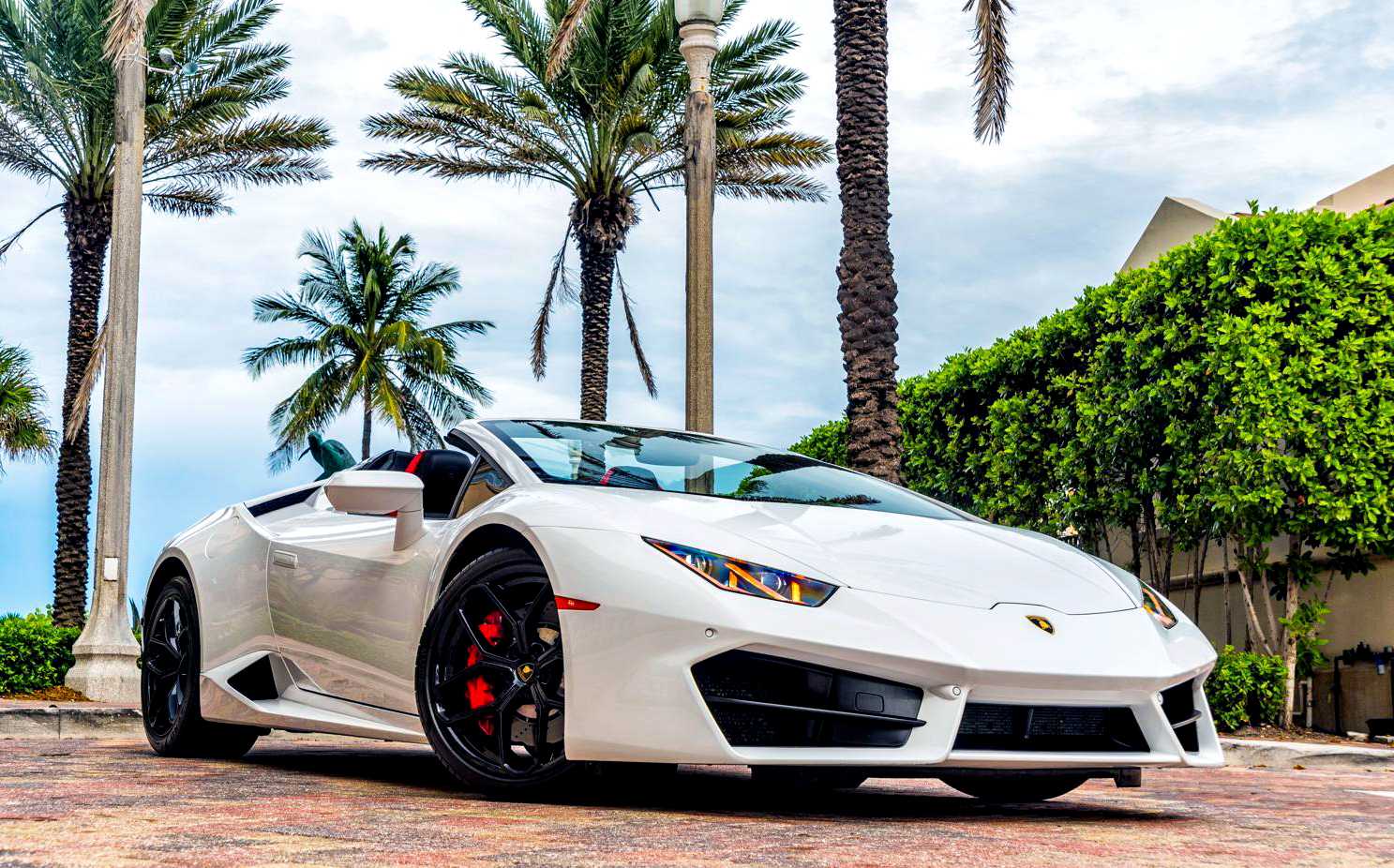 Rent Lamborghini Huracan Spyder 2018 White in Miami