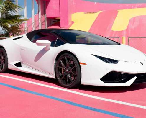 Rent Lamborghini in Miami Beach 1