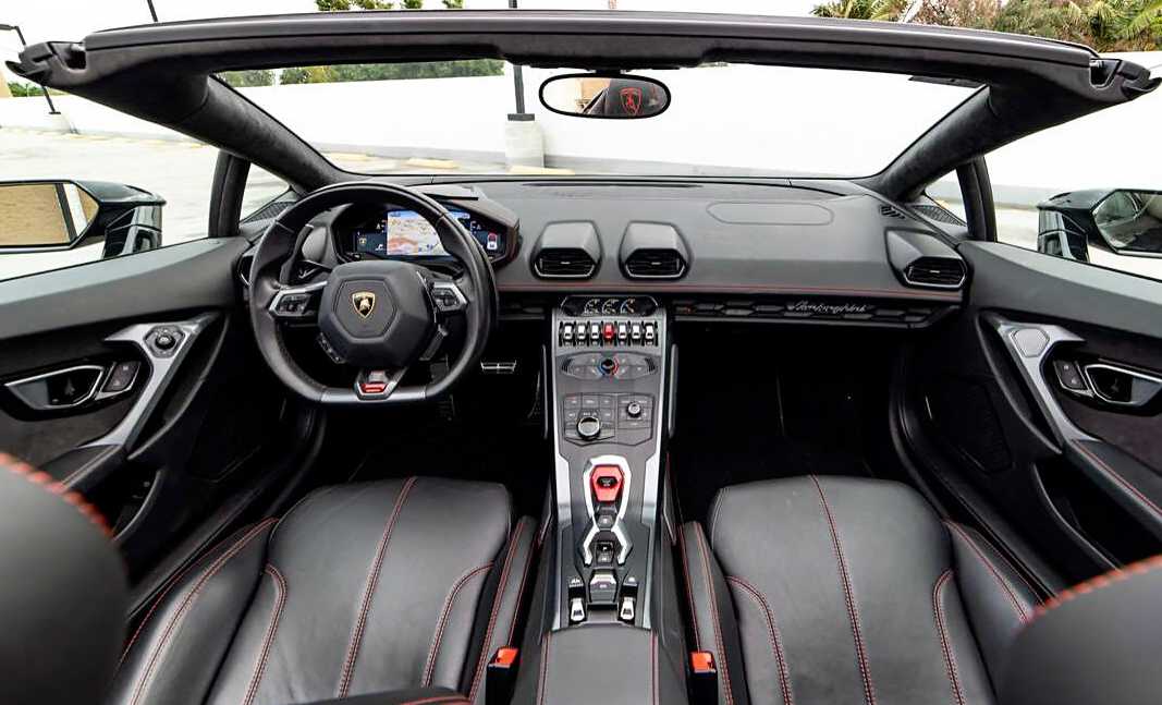 Rent Lamborghini Huracan LP 610 in Miami 4