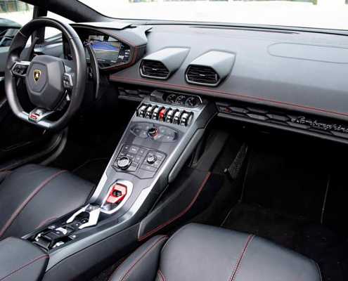 Rent Lamborghini Huracan LP 610 in Miami 5