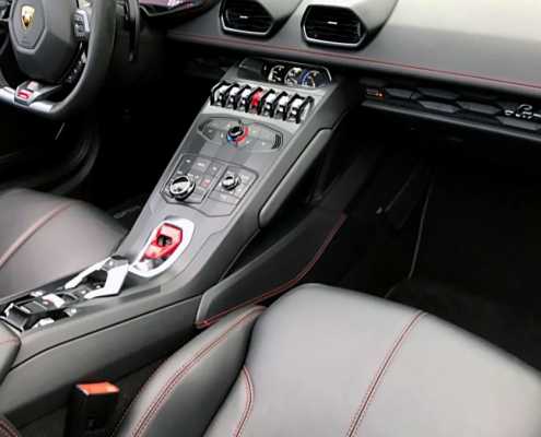 Rent Lamborghini Huracan Spyder Red in Miami 4