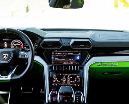 Rent Lamborghini URUS Black in Miami 5