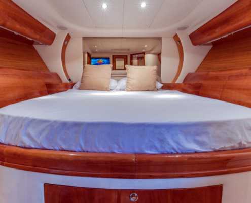 Rent Yacht Alfamarine 60 in Miami