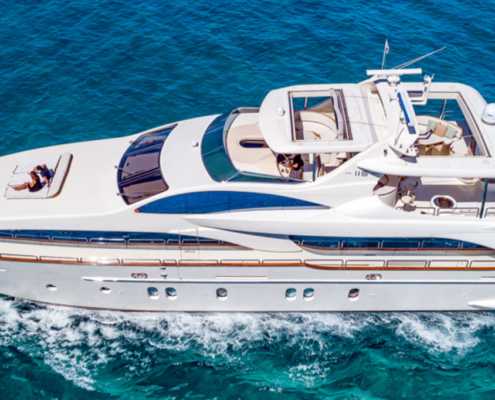 Rent Yacht Azimut 116 in Miami