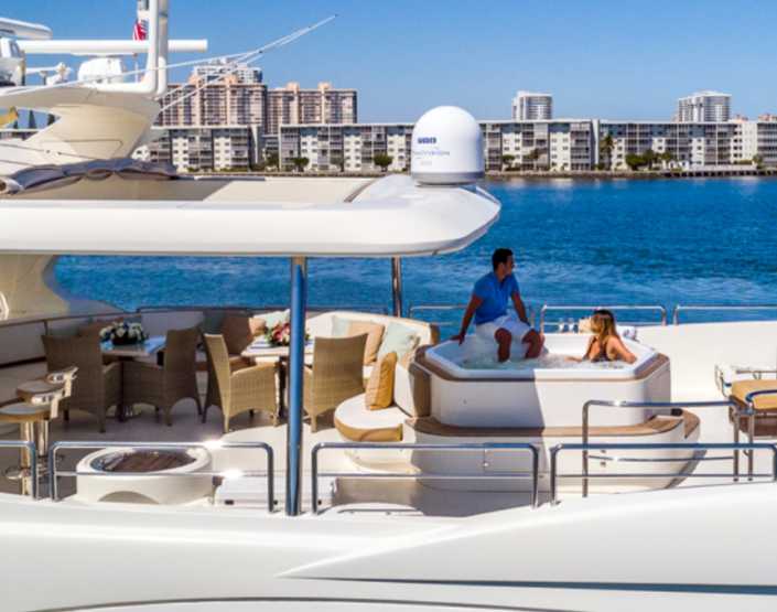 Rent Yacht Azimut 116 in Miami