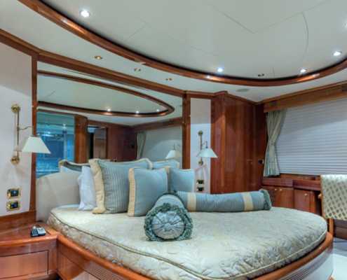 Rent Yacht Azimut 116 in Miami