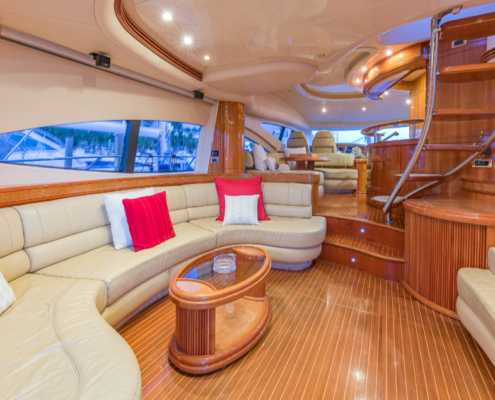 Rent Yacht Azimut 68 in Miami