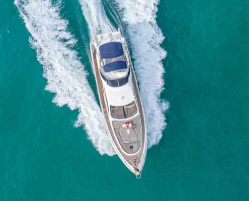 Rent Yacht Azimut 68 in Miami