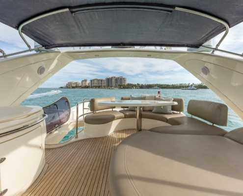 Rent Yacht Azimut 68 in Miami