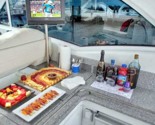 Rent Yacht Formula 48 in Miami