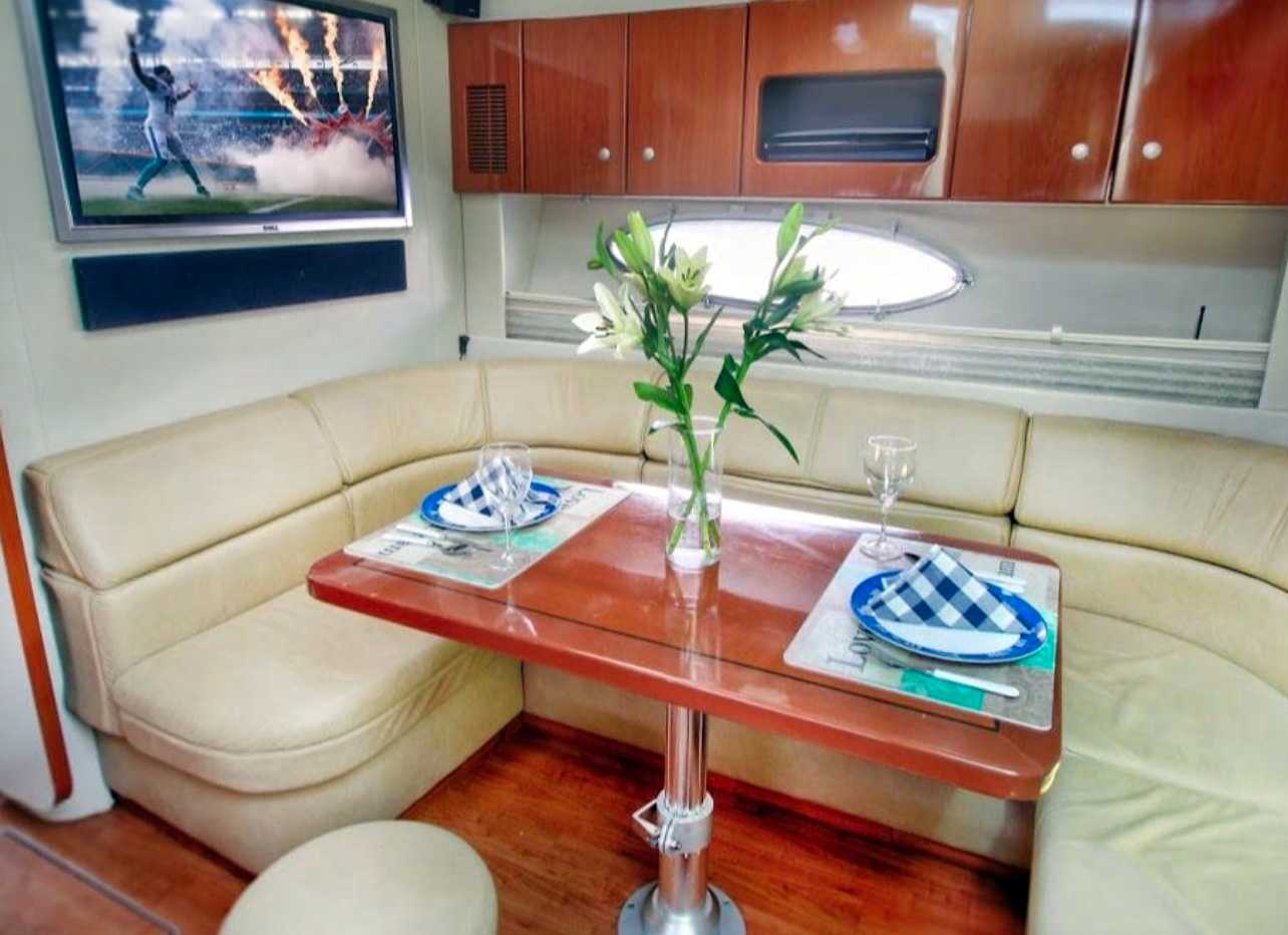 Rent Yacht Formula 48 in Miami