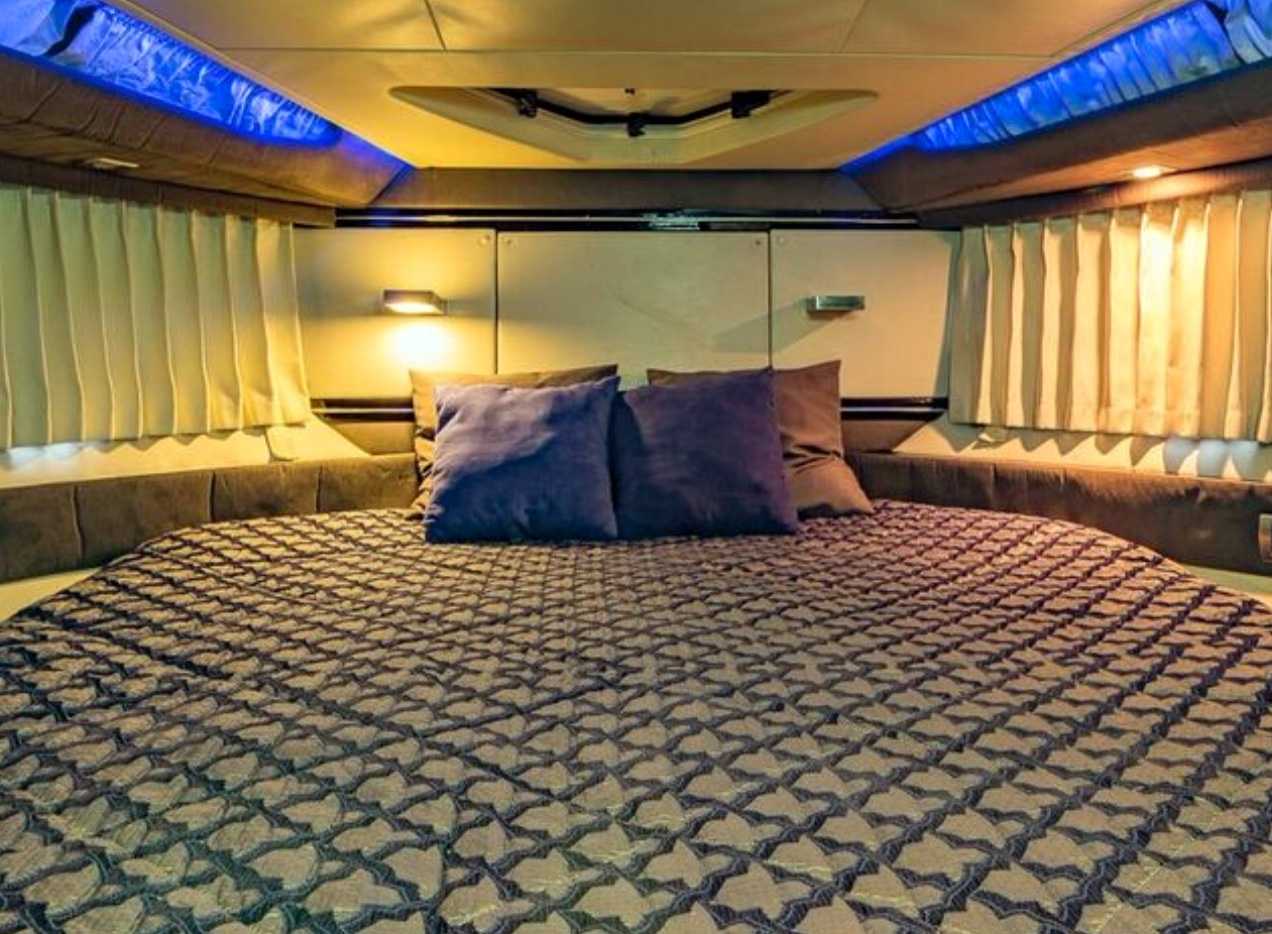 Rent Yacht Marquis 43 in Miami