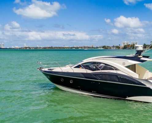 Rent Yacht Marquis 43 in Miami