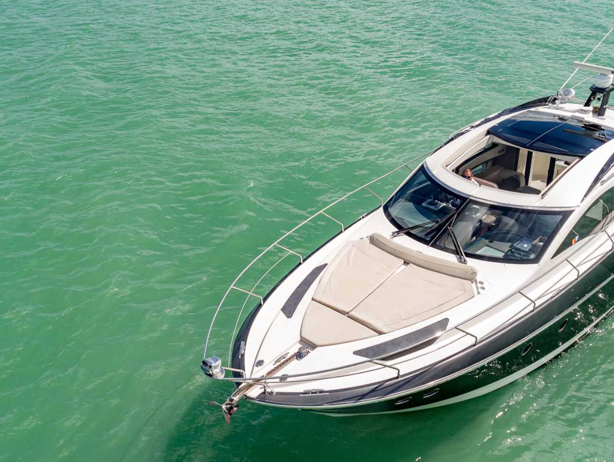 Rent Yacht Marquis 43 in Miami