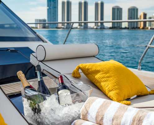 Rent Yacht Montecarlo 65 in Miami