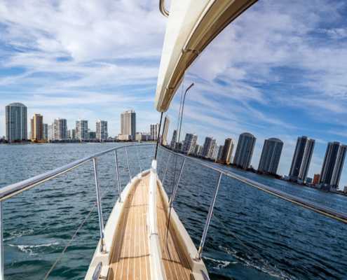 Rent Yacht Montecarlo 65 in Miami