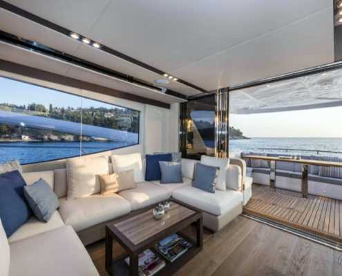 Rent Yacht Numarine 65 in Miami