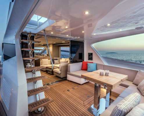 Rent Yacht Numarine 65 in Miami