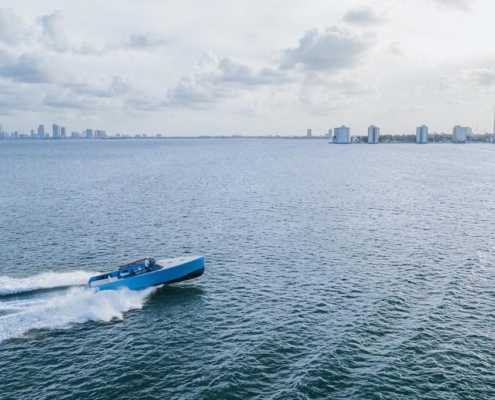 Rent Yacht 42 Vandutch in Miami