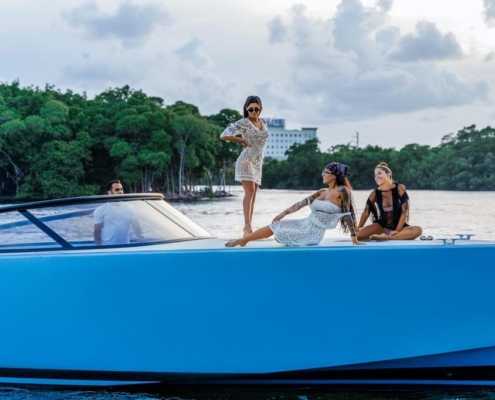 Rent Yacht 42 Vandutch in Miami