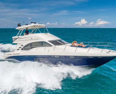 Rent Yacht SeaRay 58 in Miami