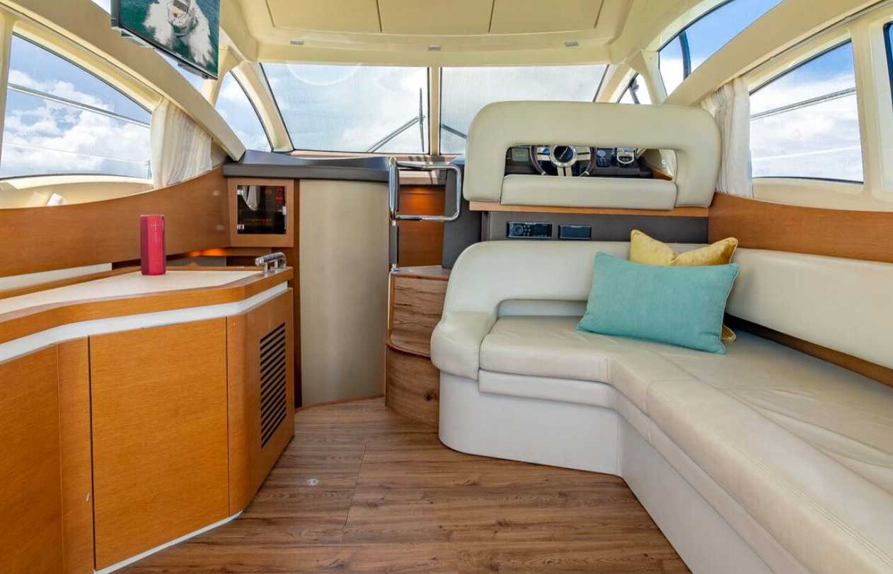 Rent 42 Azimut in Miami
