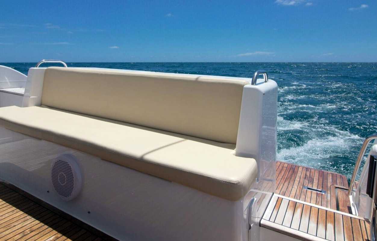 Rent 42 Azimut in Miami