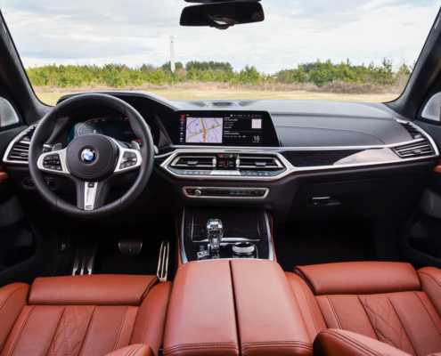 Rent BMW X7 in Miami