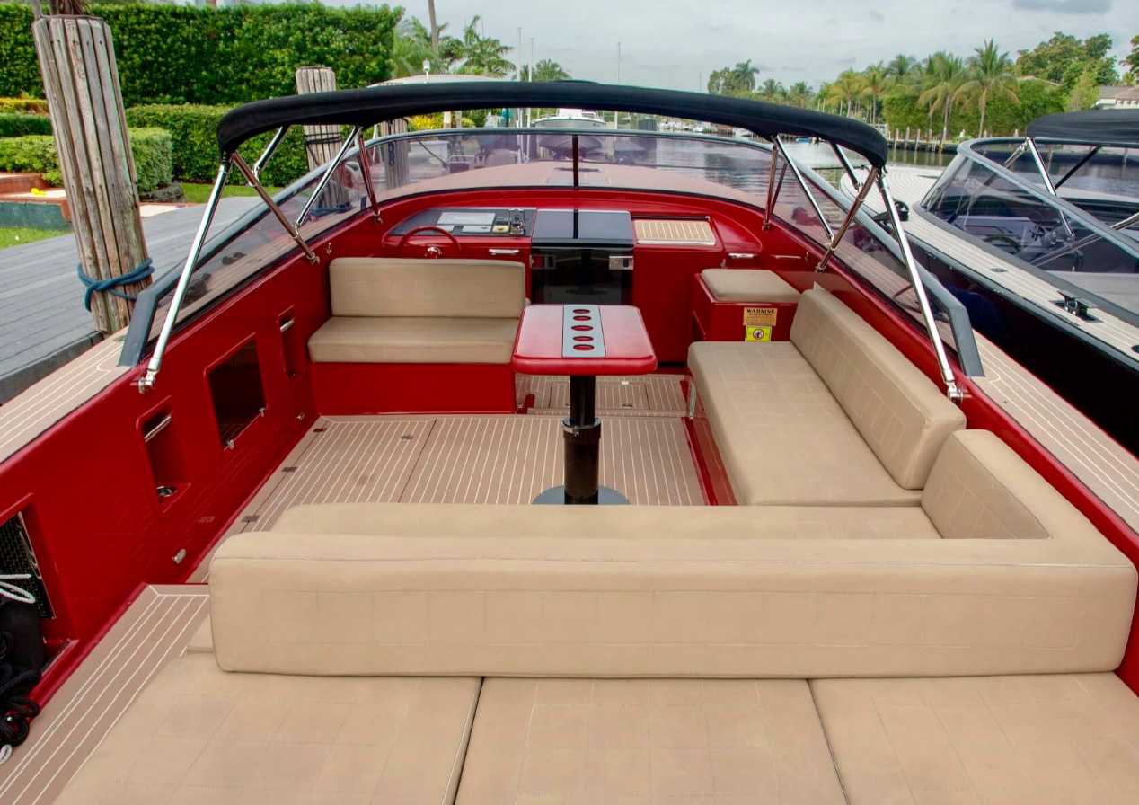 Rent Yacht VanDutch Red 40 in Miami
