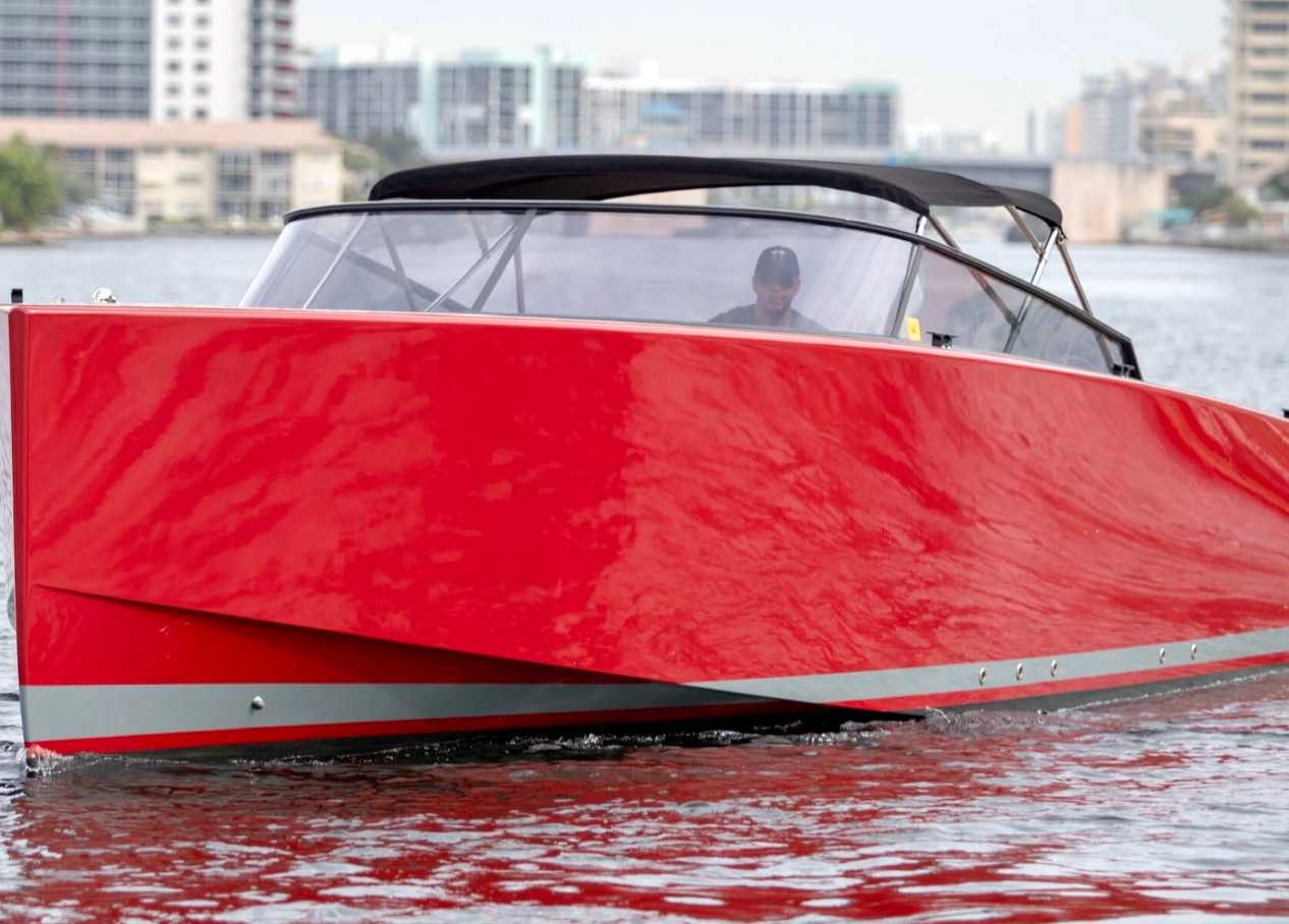 Rent Yacht VanDutch Red 40 in Miami