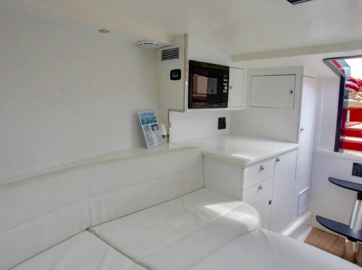 Rent Yacht VanDutch Red 40 in Miami