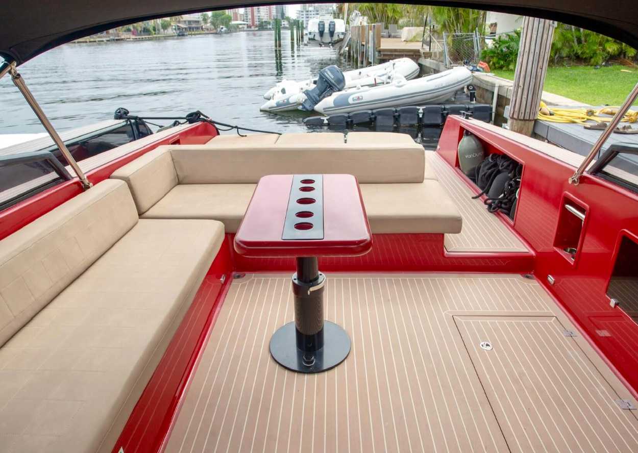 Rent Yacht VanDutch Red 40 in Miami