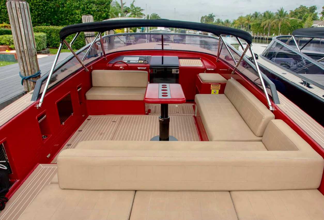 Rent Yacht VanDutch Red 40 in Miami