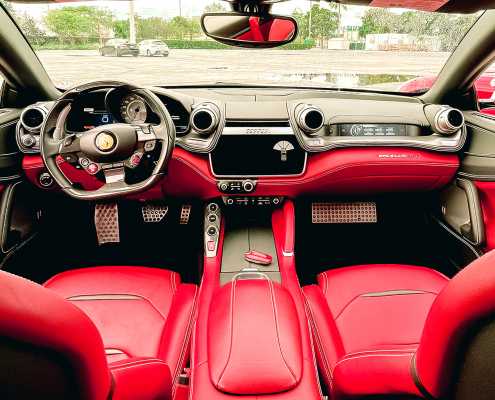 Ferrari GTC4 Lusso T - Interior 2