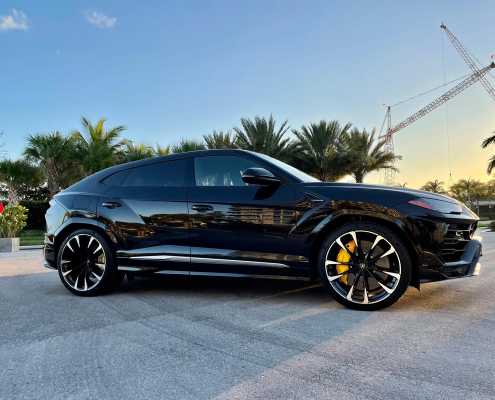 Rent Lamborghini Urus Black in Miami 2