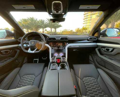 Rent Lamborghini Urus Black in Miami 4
