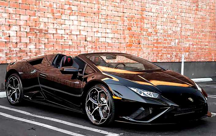 Rent a Lamborghini Huracan Evo Spyder