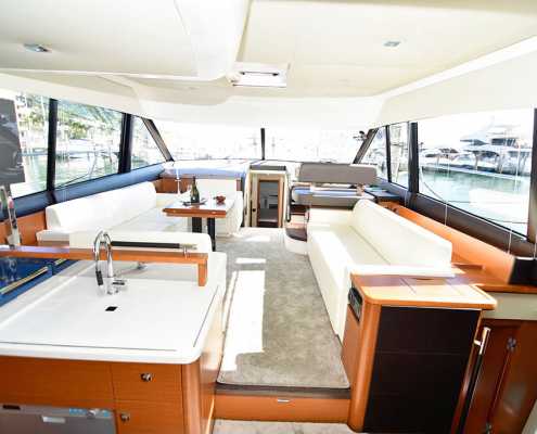 Rent 58.2’ Aristocrat - Yacht Prestige 550 Flybridge in Miami 7
