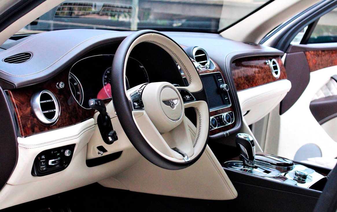 Interior Bentley Bentayga 2019