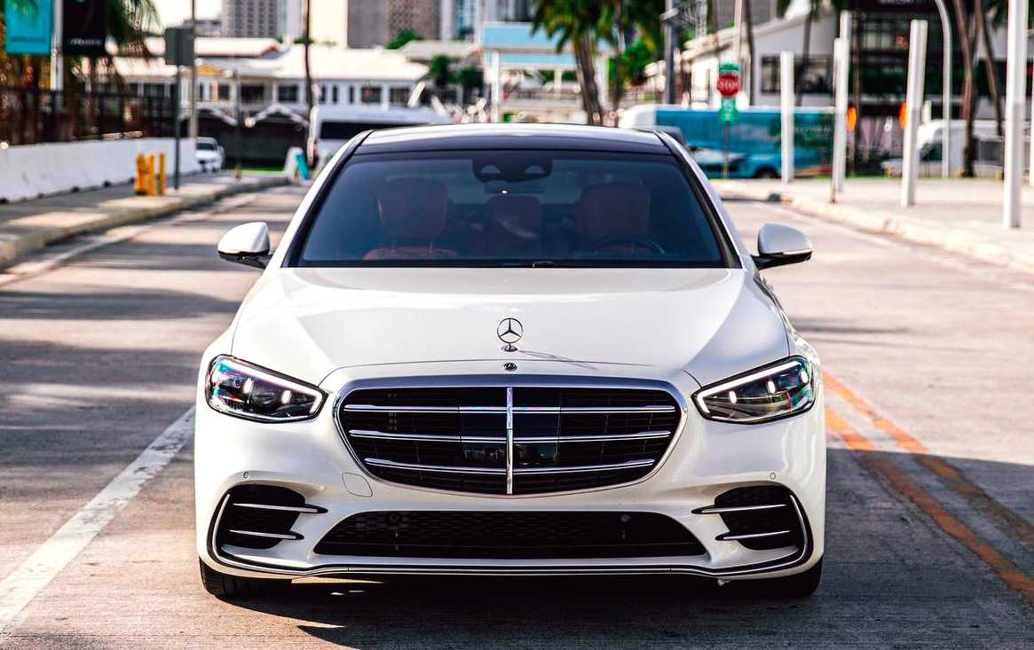 Rent Mercedes-Benz S Class