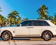 White Rolls-Royce Cullinan Black Badge, side profile