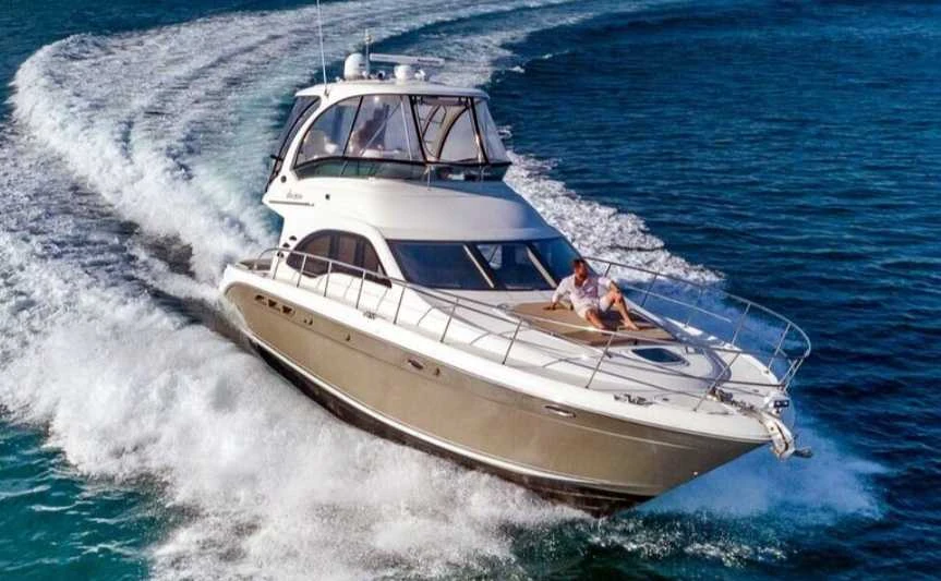 Sea Ray 52 yacht underway
