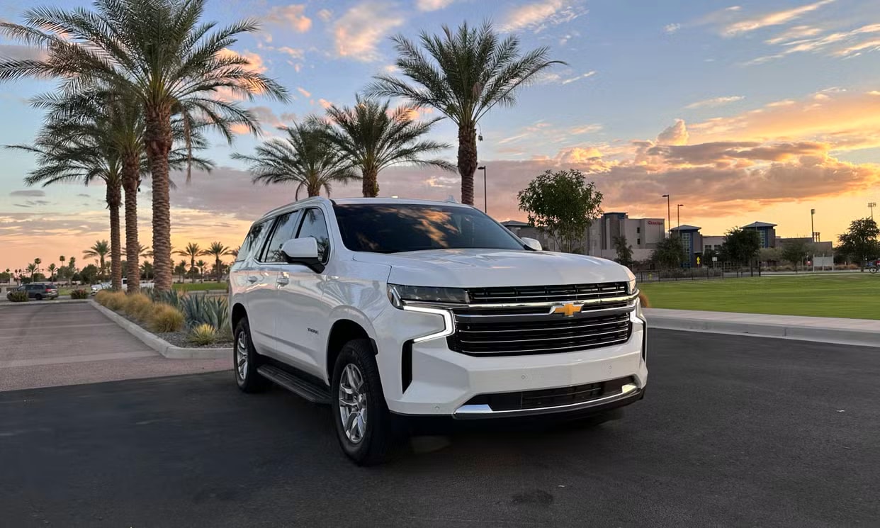 Alternative front three-quarter view of the white Chevrolet Tahoe LT