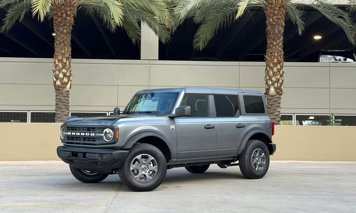 Front three-quarter view of the gray Ford Bronco Big Bend