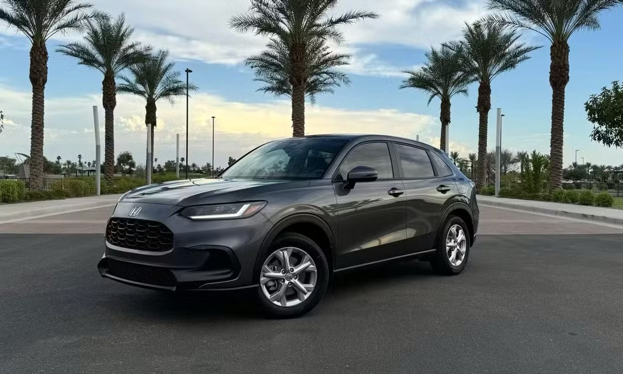 Front three-quarter view of the gray Honda HR-V LX