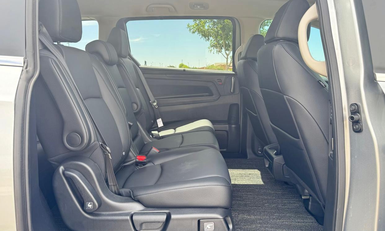 Passenger seating in the silver Honda Odyssey EX-L