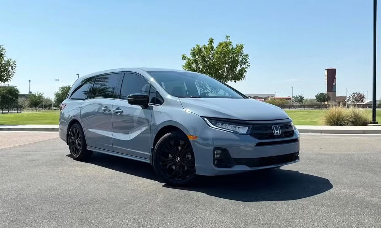 Front three-quarter view of the gray Honda Odyssey Sport-L