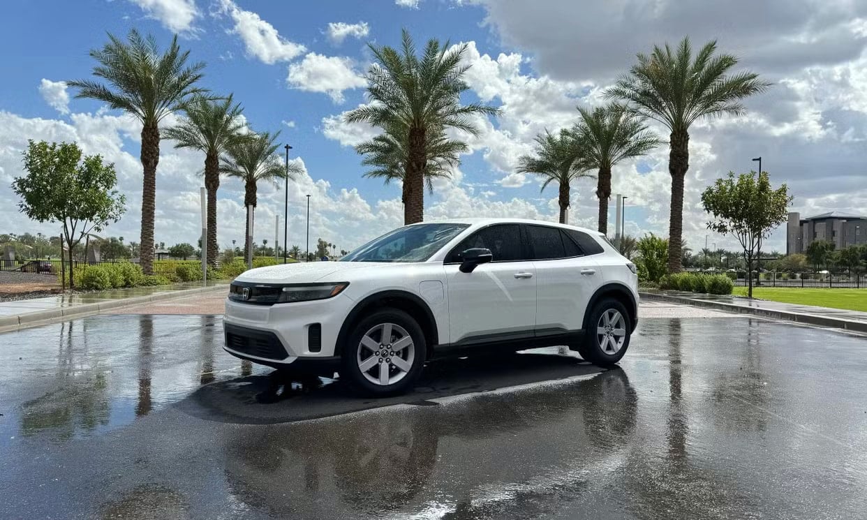 Front three-quarter view of the white Honda Prologue EX