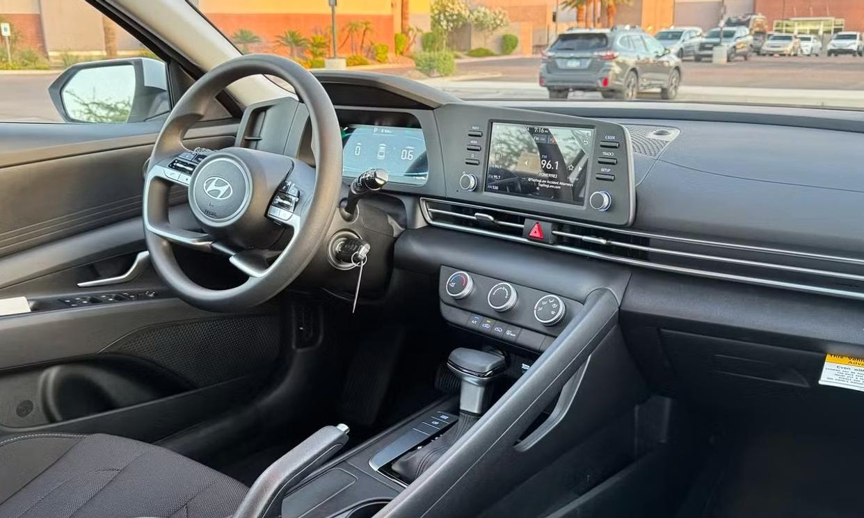 Dashboard and driving controls of the gray Hyundai Elantra SE